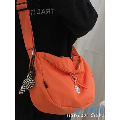 Χερσαία τσάντα στυλ Unisex με κλείσιμο φερμουάρ